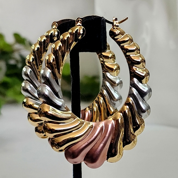 Gold Filled Tri Color Plated Scalloped Hollow Hoop Earrings - Picture 3 of 6